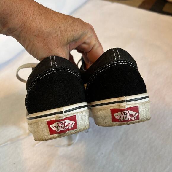 Vans Old Skool Black and White Skate Sneaker size 6/7.5 - Picture 3 of 6